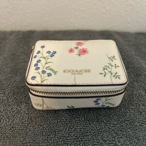 COACH White Floral Compact pill case. No pill bottles.